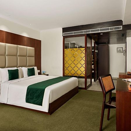 Deventure Sarovar Portico Patel Nagar Nova Deli Exterior foto