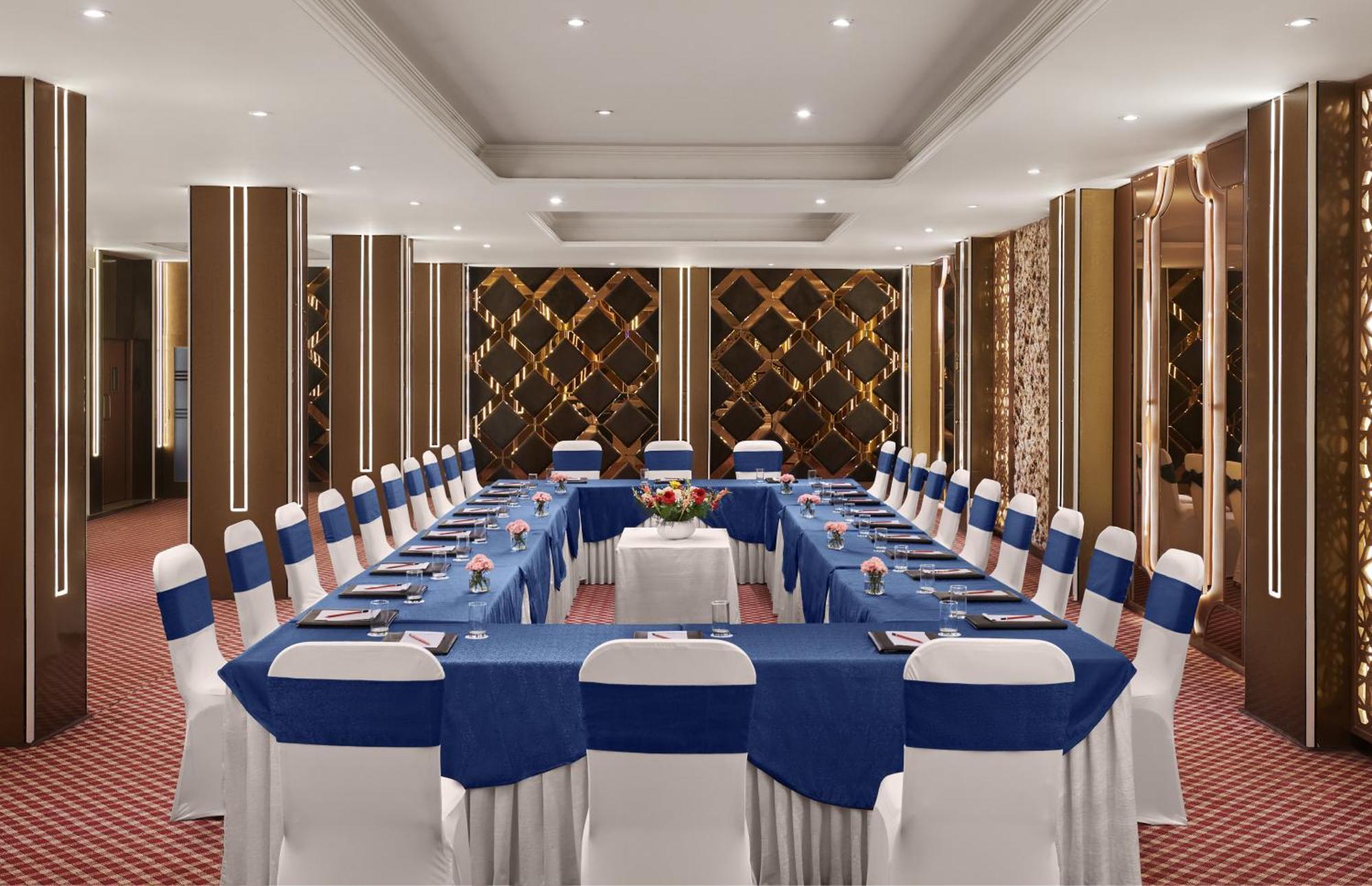 Deventure Sarovar Portico Patel Nagar Nova Deli Exterior foto