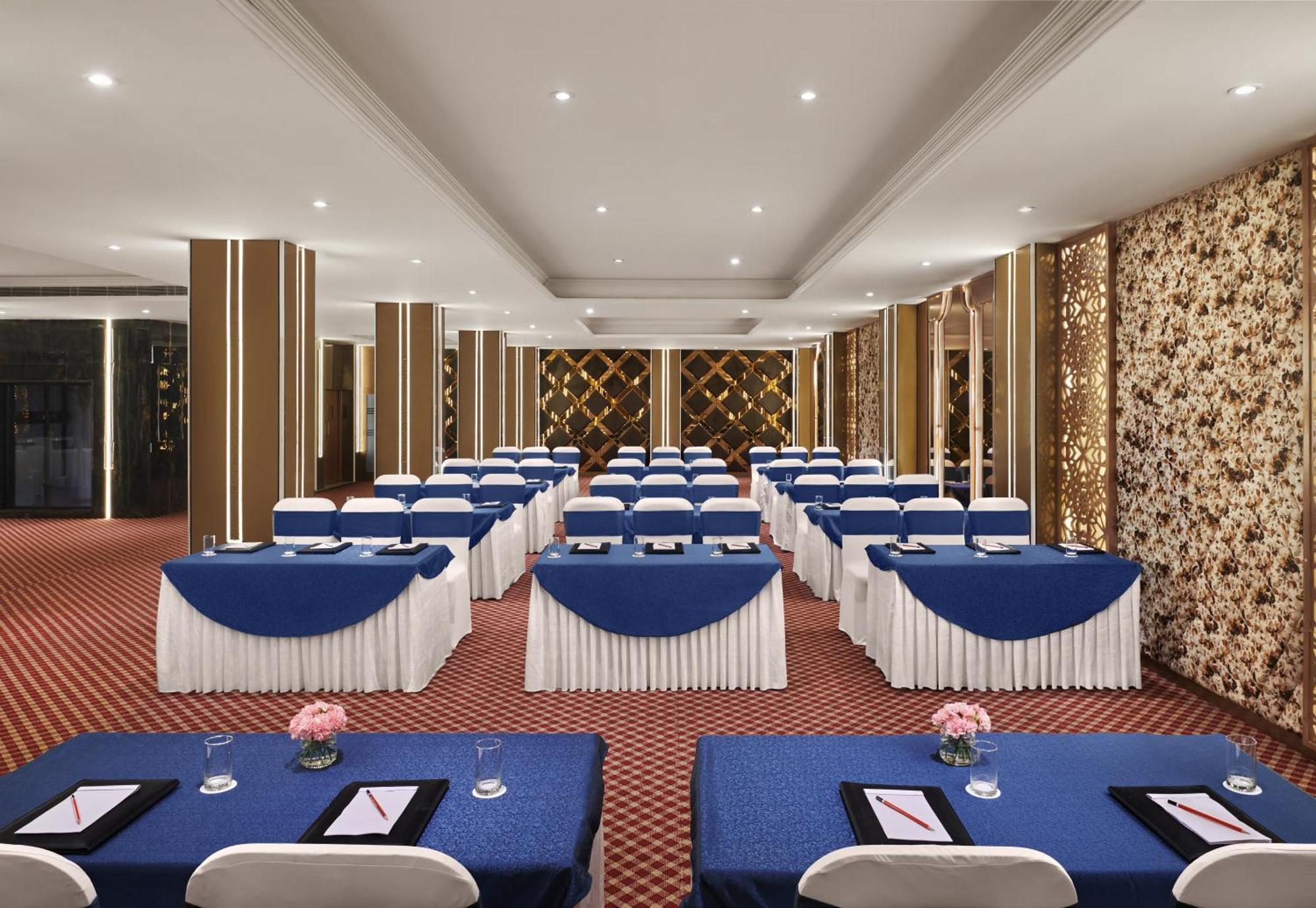 Deventure Sarovar Portico Patel Nagar Nova Deli Exterior foto